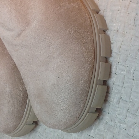 Madden Girl Womens  Tessa Chelsea Boots - Picture 2 of 8